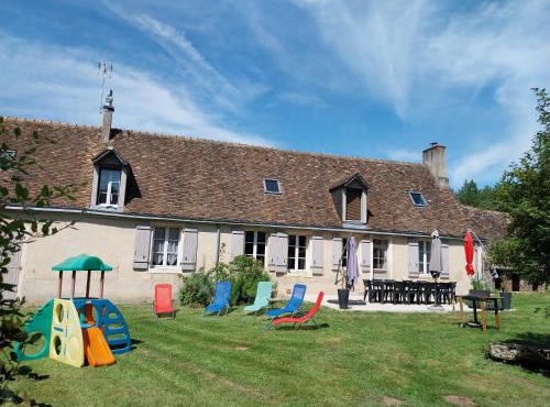 Proche le Mans, Parigné l'Evêque,maison forestière, accueil chevaux possible 11 pers