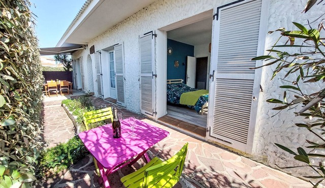 Proche Océan, forêt et commerces by Interhome