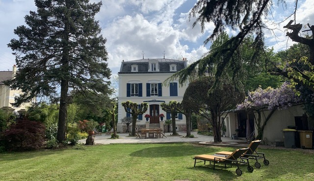 Proche Paris, Magnifique Hôtel Particulier de 250 m2 et Parc Paysagé de 1500 m2
