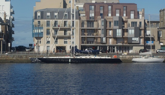 Proche Plage & remparts, T1 bis, terrace, Wifi, parking space, Ancv