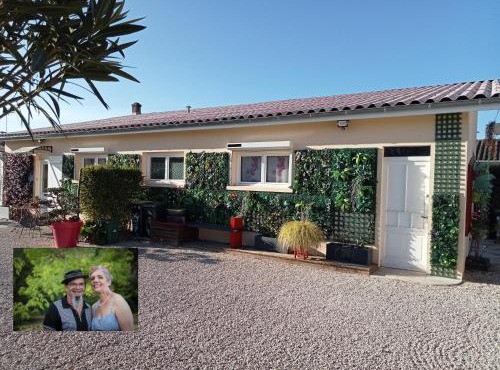 Proche St Emilion , une pause quelque part au jardin des érables et des niwakis