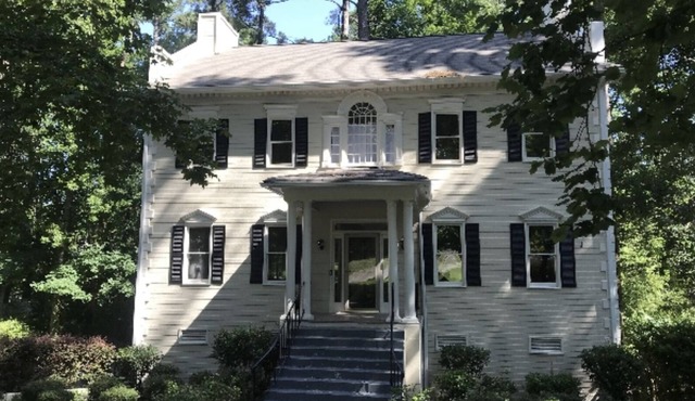 Professional, Travelers Haven , 1 bdrm, living room, private shower free parking