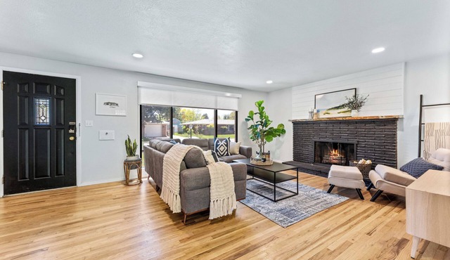 Professionally designed mid-century modern excellent location near BSU/Downtown