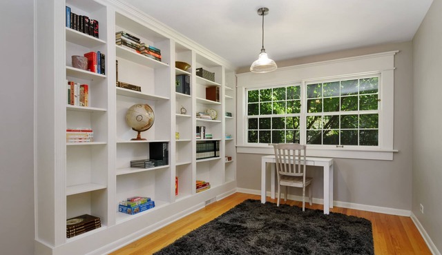 Professionally Sanitized - Downtown Naperville - Three Bedroom Retreat