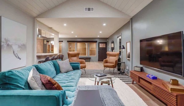 Projector - Pool Table - 15min DT - Pets OK - BBQ