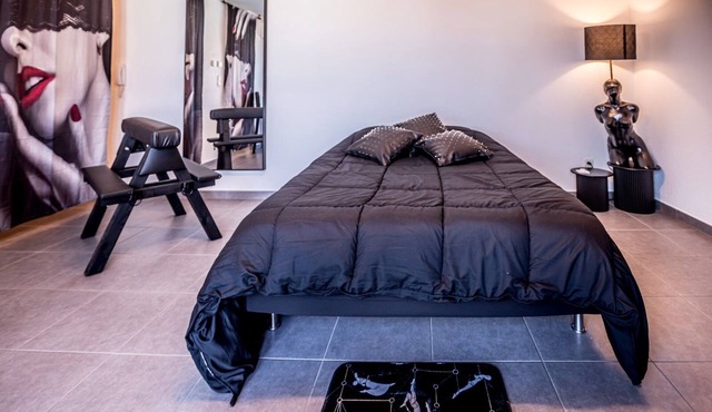 PRoJET KUROI - Love Room - Swing, Spanking bench, Cage, Cross, Tantra