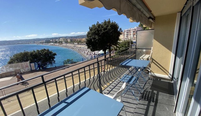 PROMENADE HOLIDAY - OLD TOWN PANORAMIC