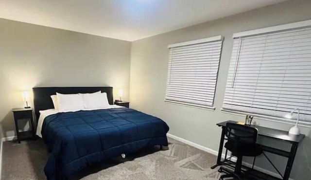 PROMO 10% WEEKLY 15% MONTHLYOFFCozy Family Retreat: King Beds, Garage, Fast WiFi