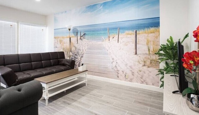 PROMO 10 % WEEKLY/25% MONTHLY DISCOUNTnCheerfull 2-bed with 2-Bath Bungalow