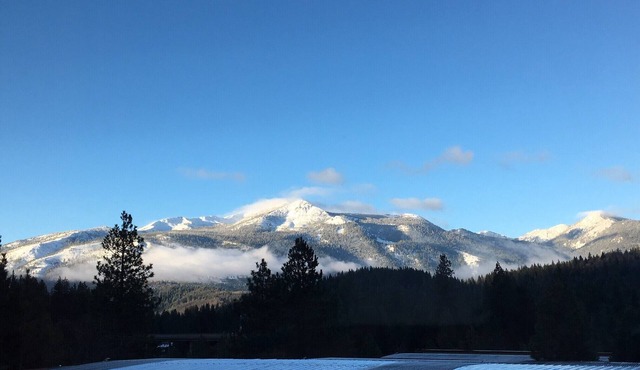 PROMO 10% WEEKLY AND 15% MONTHLY DISCOUNTnMt. Shasta Cabin/Black Butte Mountain