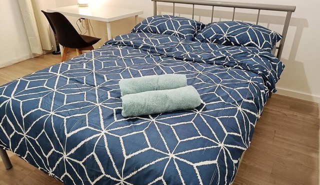 PROMO 2-Bedroom Villa Next to Train Station, FREE PARKING