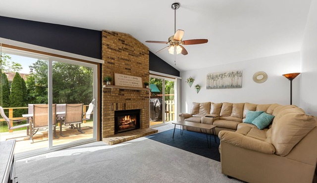 PROMO 22% MONTHLY DISCOUNT!nCentrally-Located Relaxed Family Home!