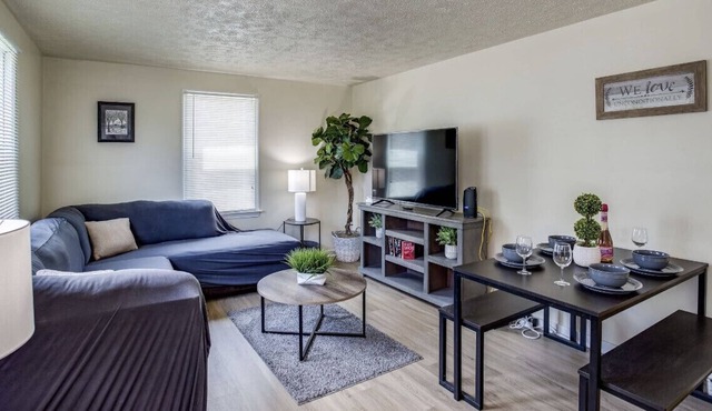 PROMO 5% WEEKLY/10% MONTHLY DISCOUNT Charlotte Cottage Walk to Beach & ⛳️ Club