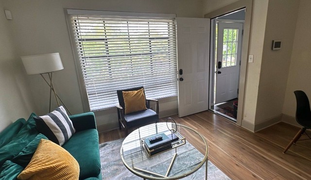 PROMO: 5% Weekly 10% Monthly | West End Duplex