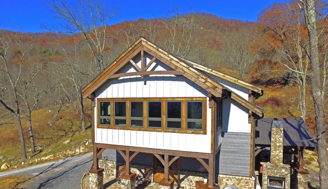 PROMO 5% WEEKLY/15% MONTHLY DISCOUNTn Union Cross Between the Blue Ridge