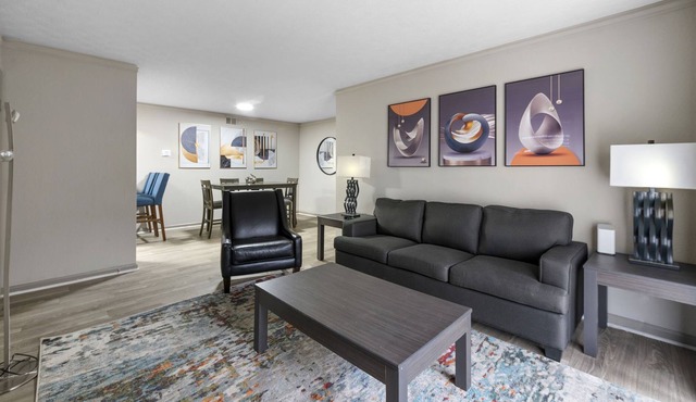 PROMO 5% WEEKLY AND 10% MONTHLY DISCOUNT! Truist Park Comfort Stays