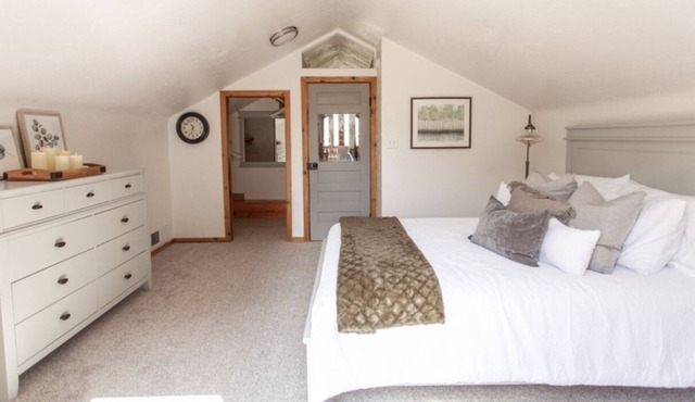 PROMO 5% WEEKLY AND 10% MONTHLY DISCOUNT! Mountain Hideaway Near Palmer Lake.