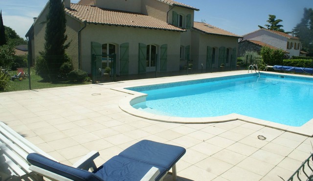 PROMO: Beautiful villa on the outskirts of Toulouse with secure 6x12 m swimming pool