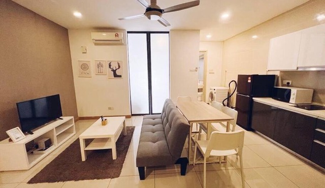 PROMO Connected Train 2 Bedroom ABOVE MALL 289