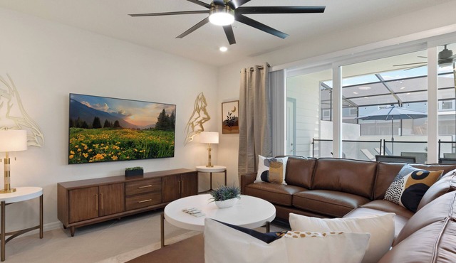 PROMO Enchanted Wonderland 5 BR Townhouse in Windsor Cay - Blue Sky Villas
