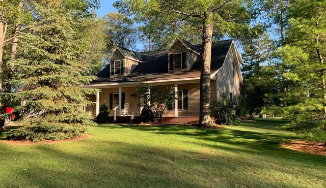 PROMO FOR WEEKLY STAY OF 5% Charming Maple Lane Lodge By Beautiful Hubbard Lake!