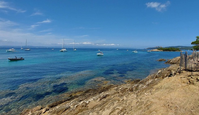 PROMO Paradise with shaded terrace, garden, swimming pool, 15min from the sea