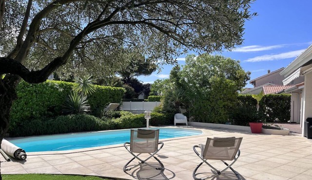 PROMO Villa with swimming pool domaine du Golf, between sea and town