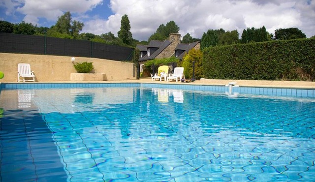 PROMOTION. House Private indoor pool 29° sauna. In summer, private indoor and outdoor pools.