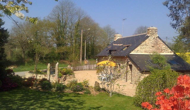 PROMOTION ! rental : old Bretonne house, in stones, in the countryside