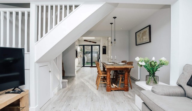 Propeller House - From 165 Per Night