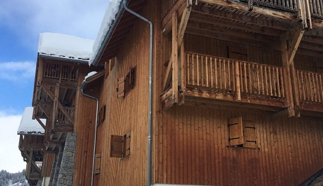 Properties 3 bedrooms incl Bathrooms (3), 6 to 9 beds