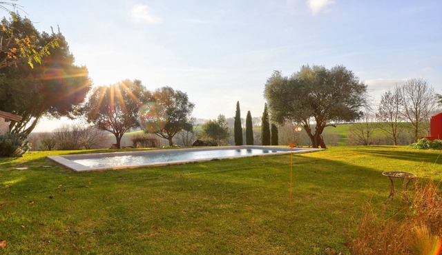 PROPERTY IN THE COUNTRYSIDE Toulouse 30 mn Swimming pool and exceptional view
