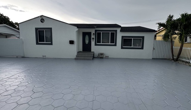 property is five minute away from the airport miami 15 minute from south beach