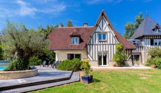 Property la tourelle swimming pool 5mn from the sea and Cabourg 18pers. table ping pong