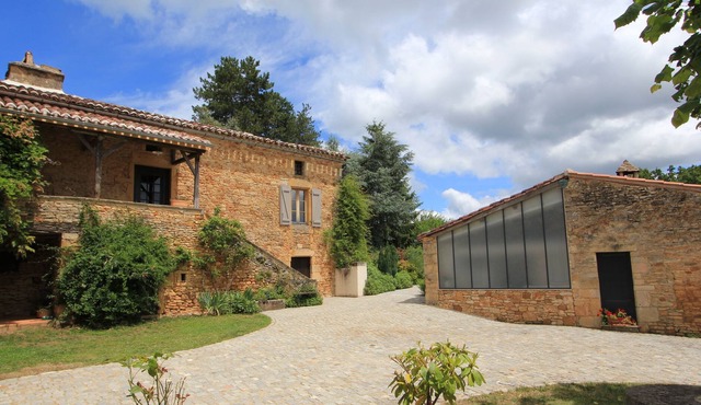 Property of 2 houses with private pool