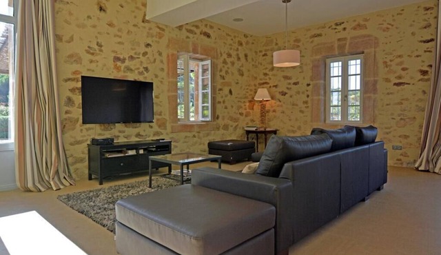 Propriété au Milieu du Vignoble Avec Piscine