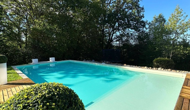 Propriété de Campagne Rénovée Avec Piscine, Calme, Nature, Randonnée