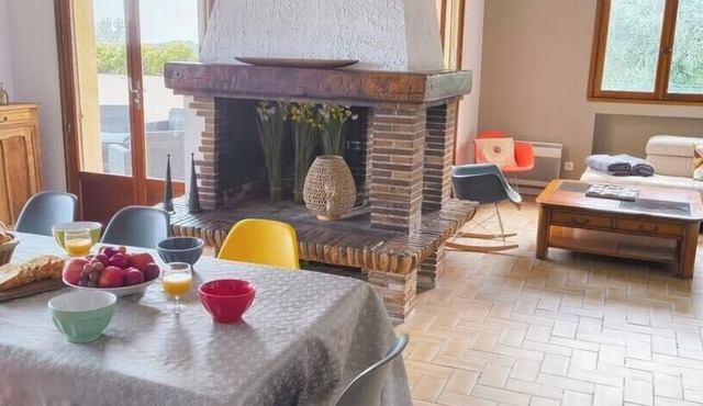 Propriété 22 pers. avec jardin et piscine