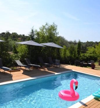 Propriété 22 pers avec jardin et piscine