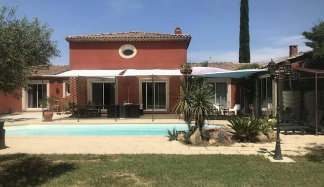 Propriété Avec Piscine, Jacuzzi en Provence