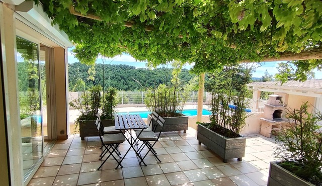 Propriété de Campagne, Piscine et vue