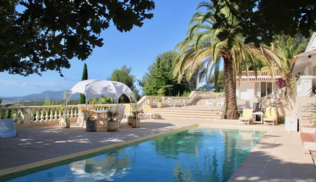 Propriété Exceptionnelle Côte D'azur - vue mer Panoramique - Piscine - Tennis