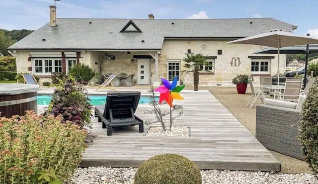 Propriété vue Panoramique sur la Seine et Piscine Privée Extérieure Chauffée