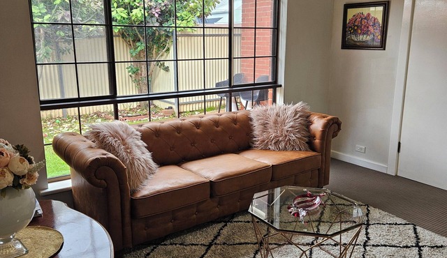 Prospect guest house 4km Oval/CBD 2 bathrms/double private carport