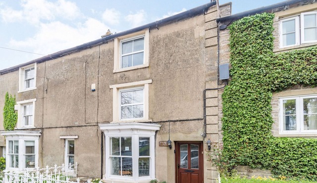 PROSPECT HOUSE, family friendly, with open fire in Middleham