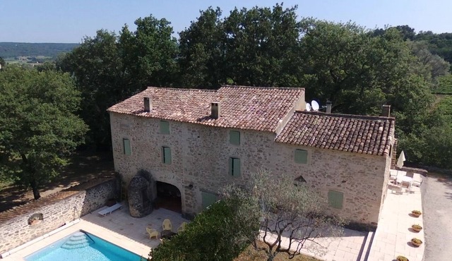 Provençal farmhouse with character, swimming pool, near Grignan, for 9/10 pers.