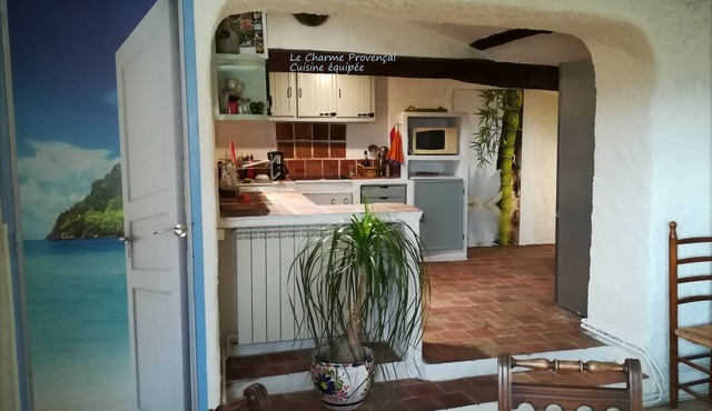 "Provençal charm", Apartment of character, classified 2 *