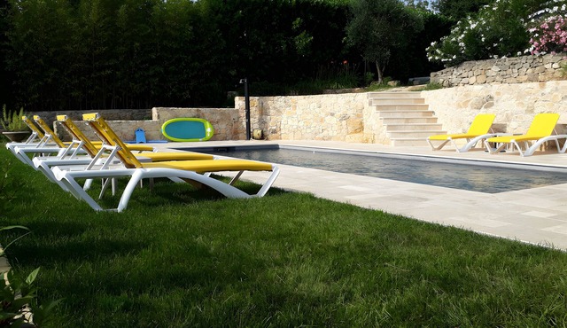 Provençal Escape – Cozy Villa Apartment with Private Pool