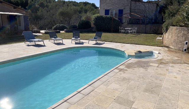 Provençal Estate Villa with Pool