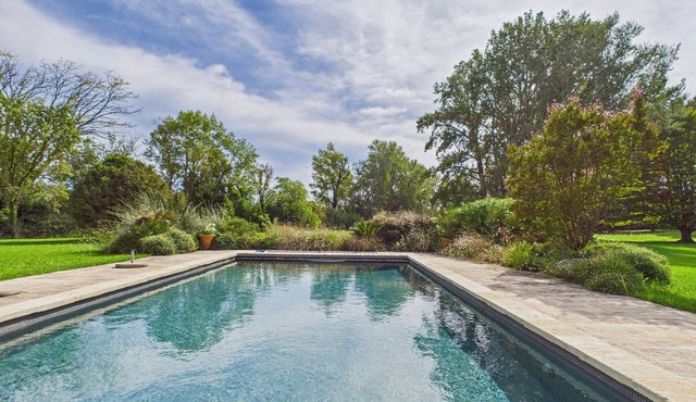 Provençal Getaway in Maussane, House Near the Village
